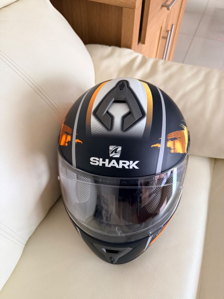 MOTORCYCLE MOTORBIKE SCOOTER HELMET BY SHARK. LIKE NEW CONDITION 