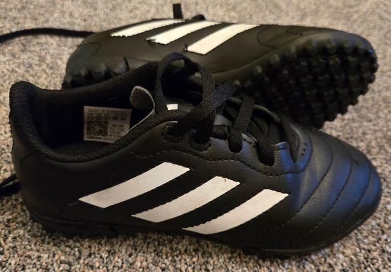 Adidas SGC 753002 Astro Football Boots Trainers Kids Black & White Size 12k UK