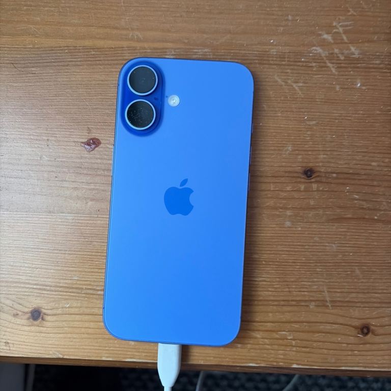 iPhone 16 