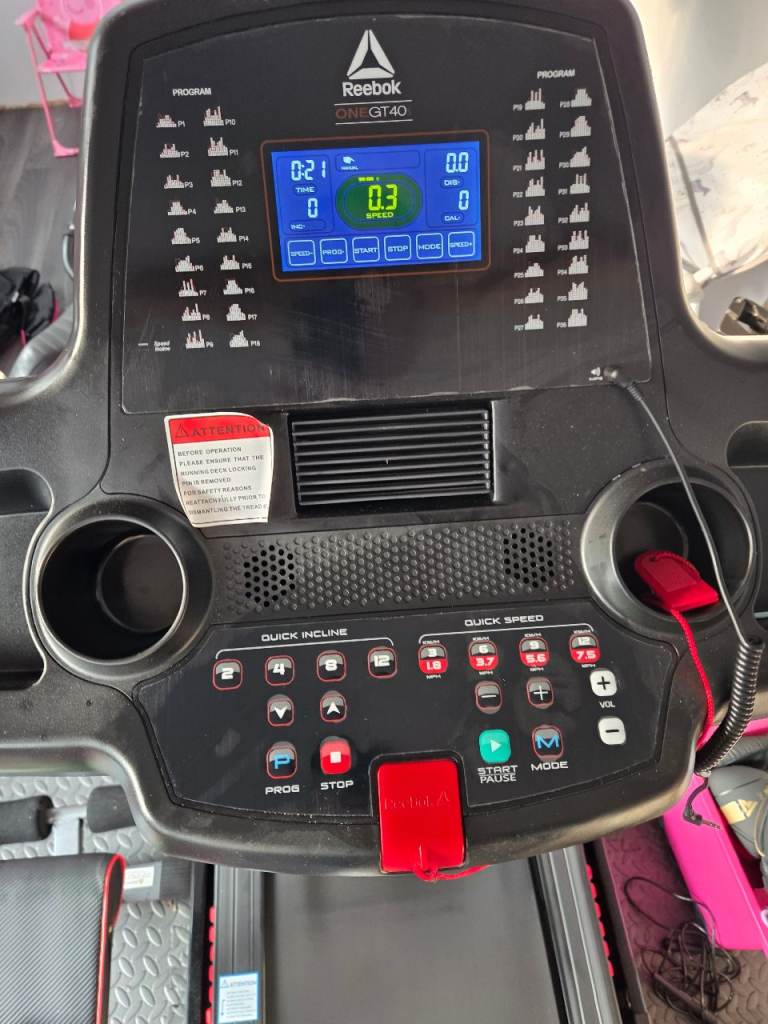 Reebok one GT40s treadmil