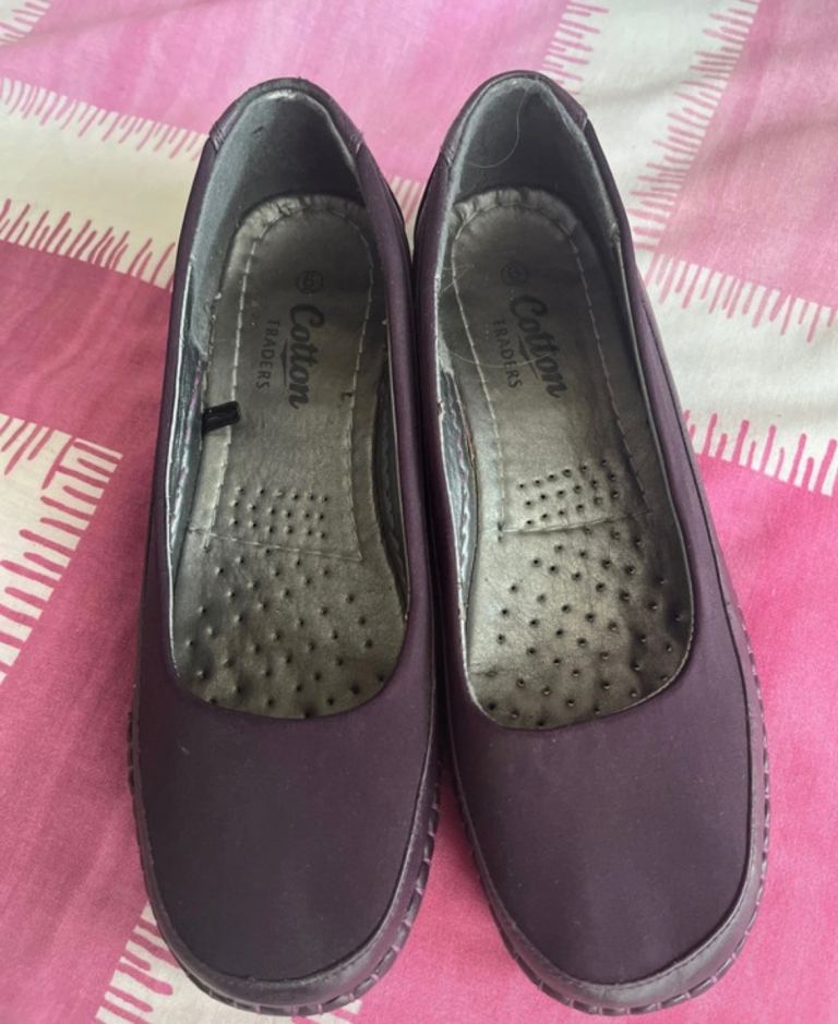 Ladies comfy shoes size 6 (cotton traders) 