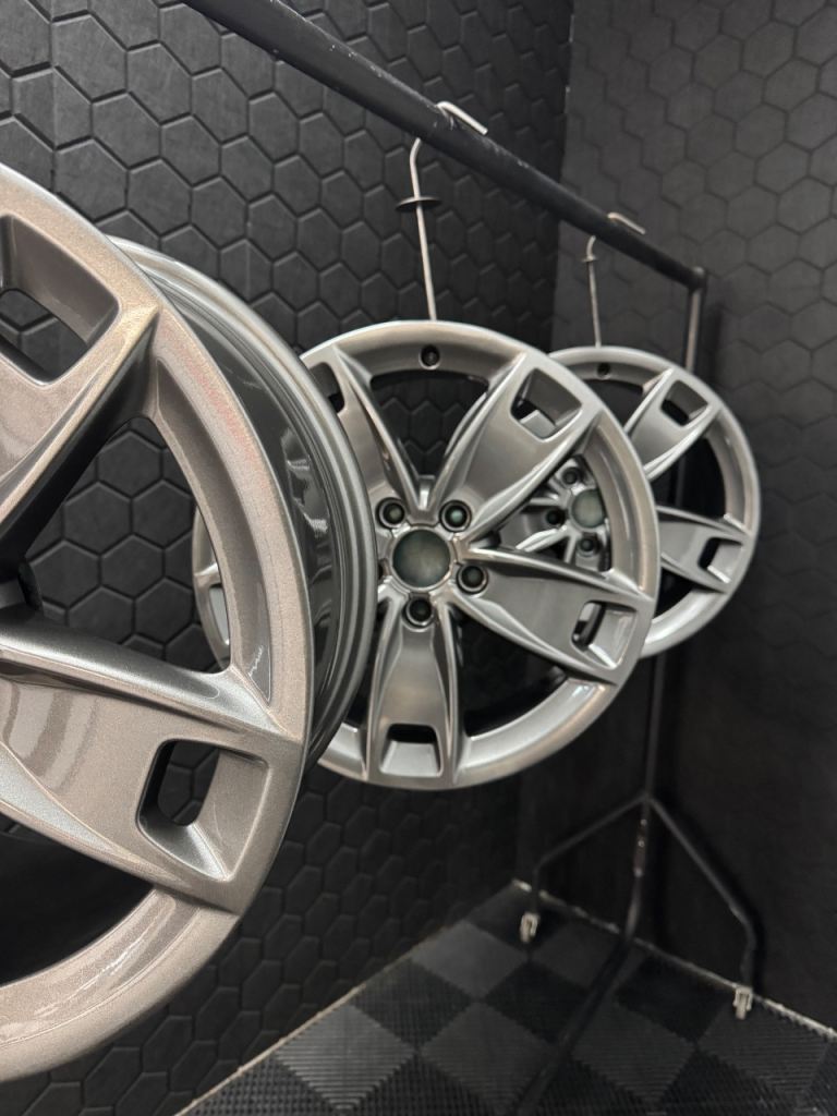 Audi ATS 17” alloy wheels 