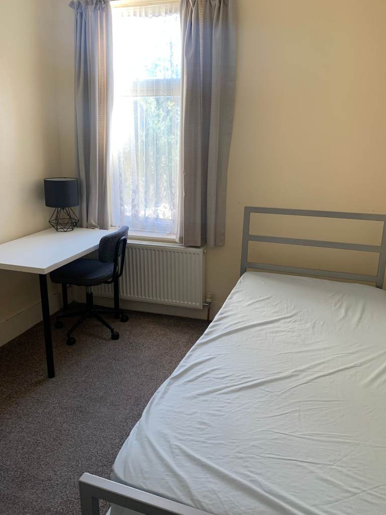 Double room to let