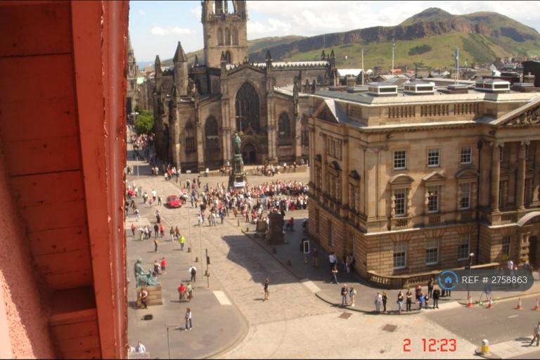 1 bedroom flat in Lawnmarket, Edinburgh, EH1 (1 bed) (#2758863)