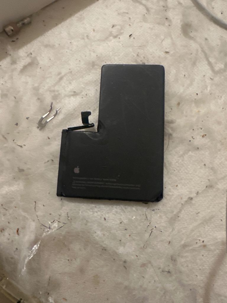 GENUINE APPLE  14 PRO MAX BATTERY 