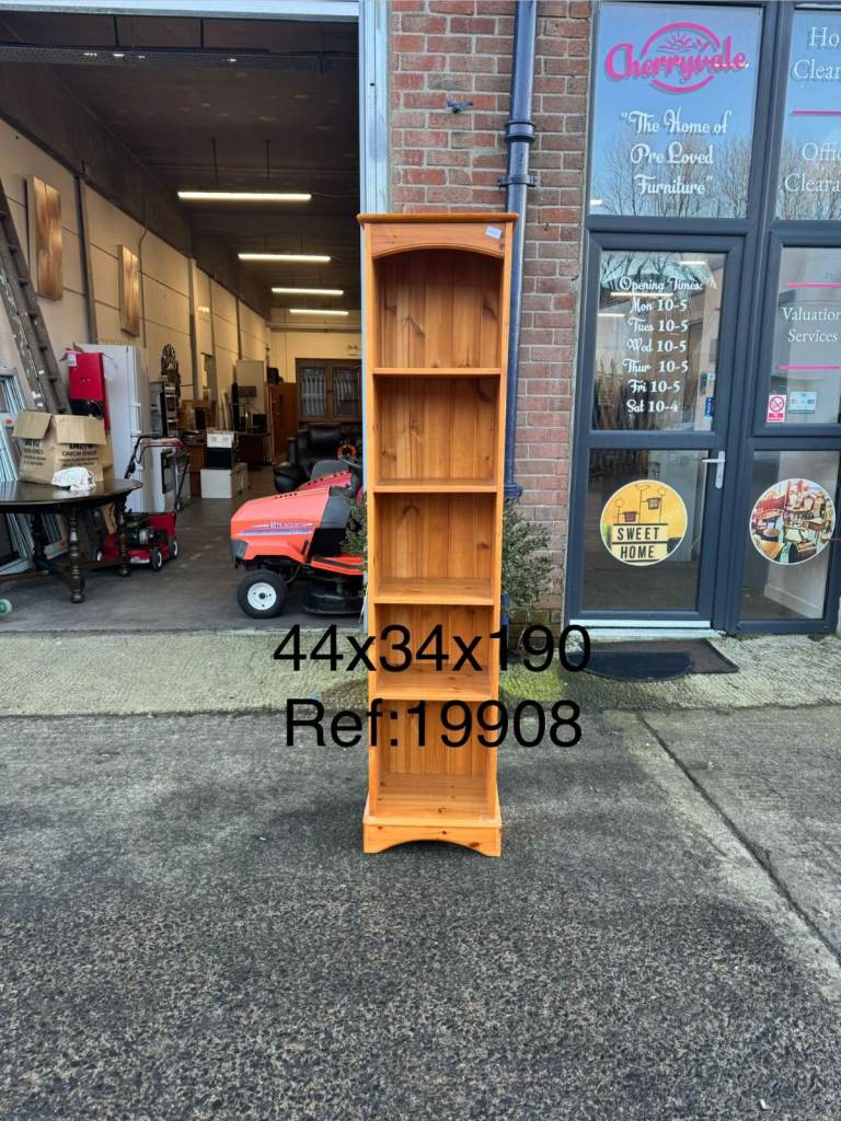 Tall pine slim bookcase, Ref:19908