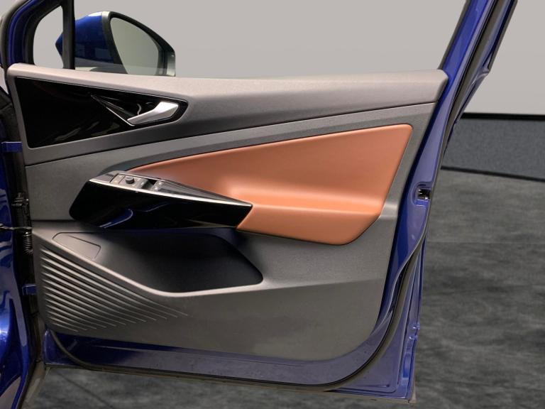 2022 Volkswagen ID.4 Pro Performance 77kWh Family SUV 5dr Electric Auto (204 ps) - HEATED STEERI ...