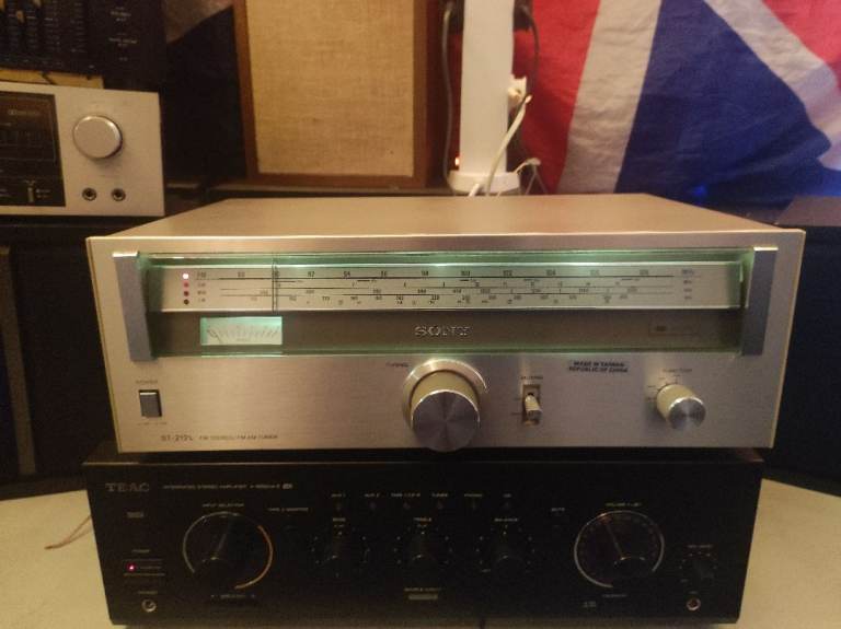 vintage SONY ST-212L Stereo AM/FM tuner . cleaned & 100% fully working 