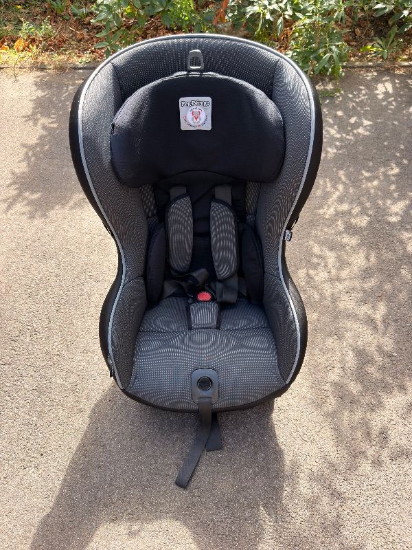 peg perego group 1 car seat (9-18kg)  excellent condition 