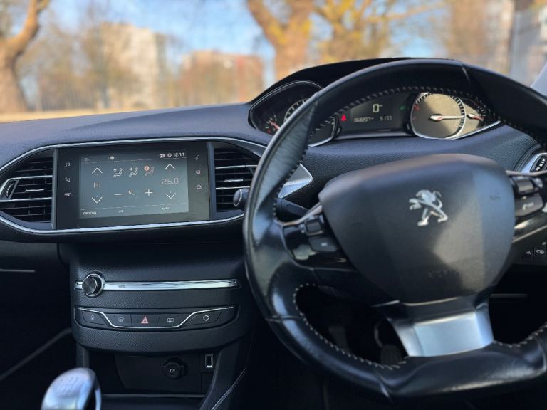 Peugeot, 308, Hatchback, 2018, Manual, 1199 (cc), 5 doors