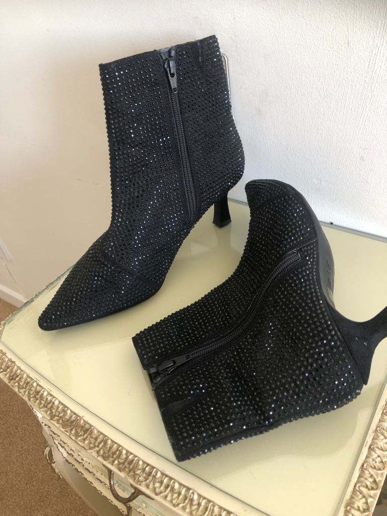 Black Sparkly ankle boots size 6
