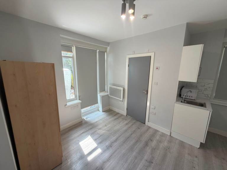 BENEFITS ACCEPTED - Studio Flat Available in Norwood Lambeth SE27