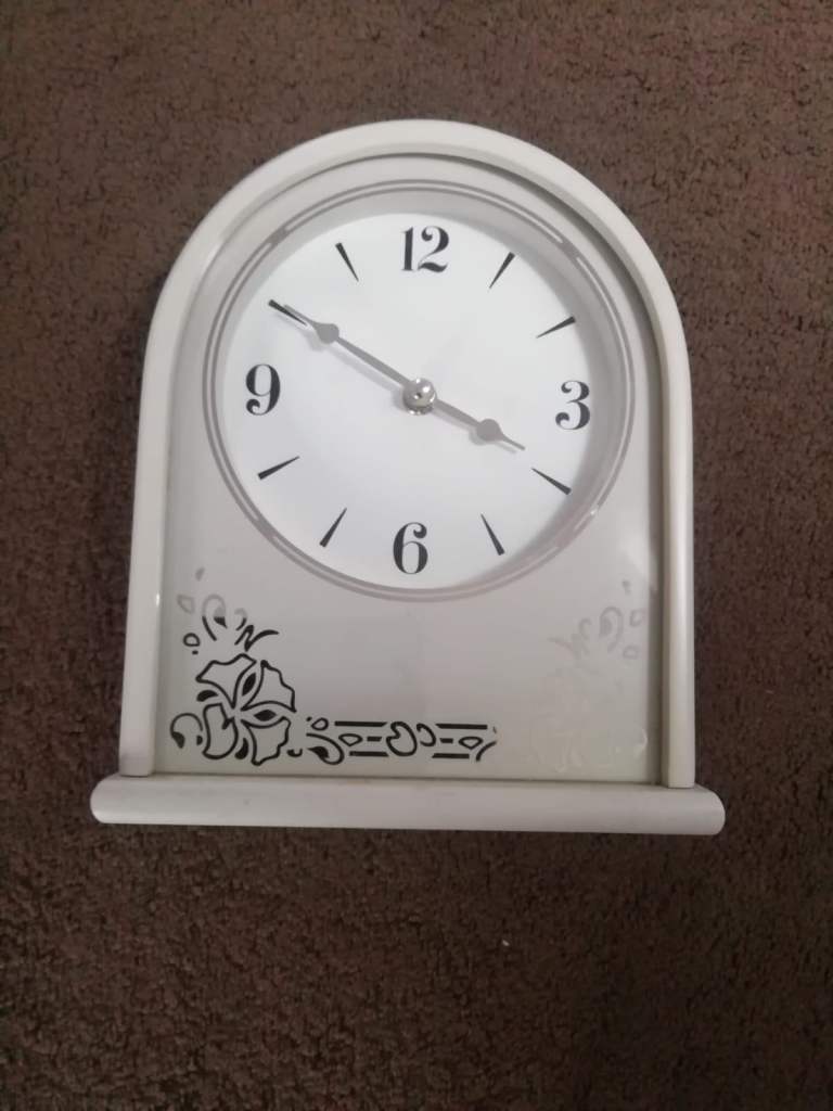 Mantel clock