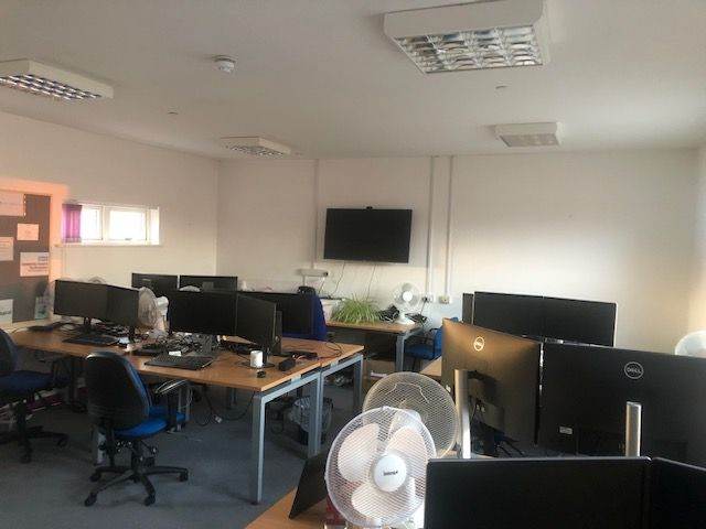 ACCESSIBLE OFFICE SPACE TO RENT / PRIVATE OFFICE / MEETING ROOMS AND CONFERENCE SUITE FOR HIRE