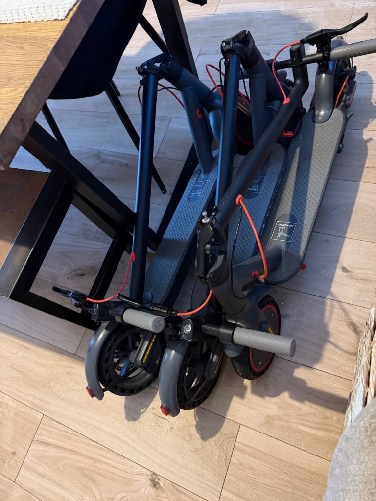 3 electric scooters like new 