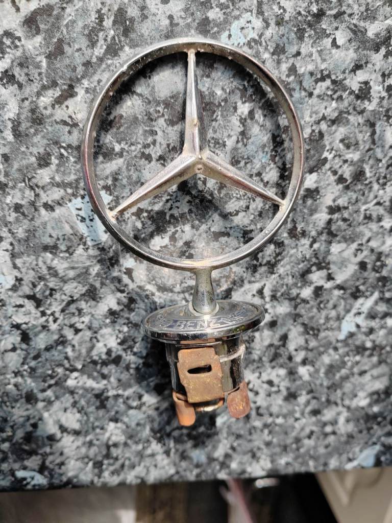 GENUINE MERCEDES BENZ BONNET STAR