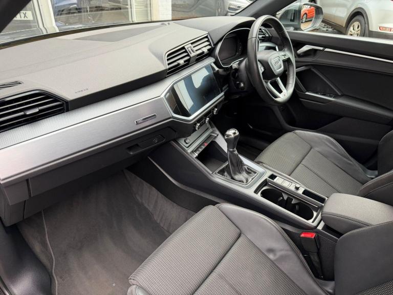 2019 Audi Q3 1.5 TFSI CoD 35 S line Euro 6 (s/s) 5dr ESTATE Petrol Manual