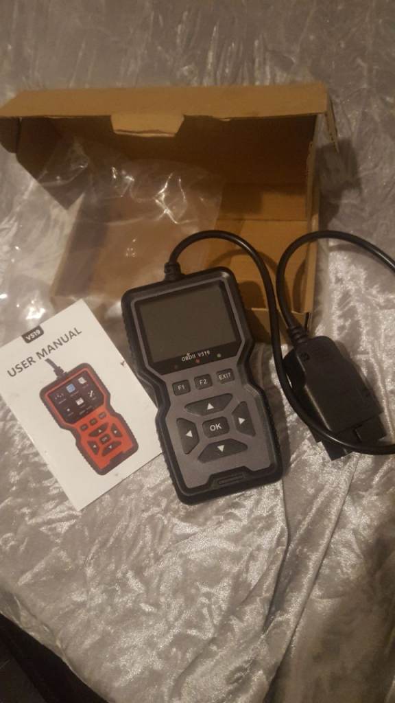 New V519 OBD2 LCD Digital Engine Scanner Reader