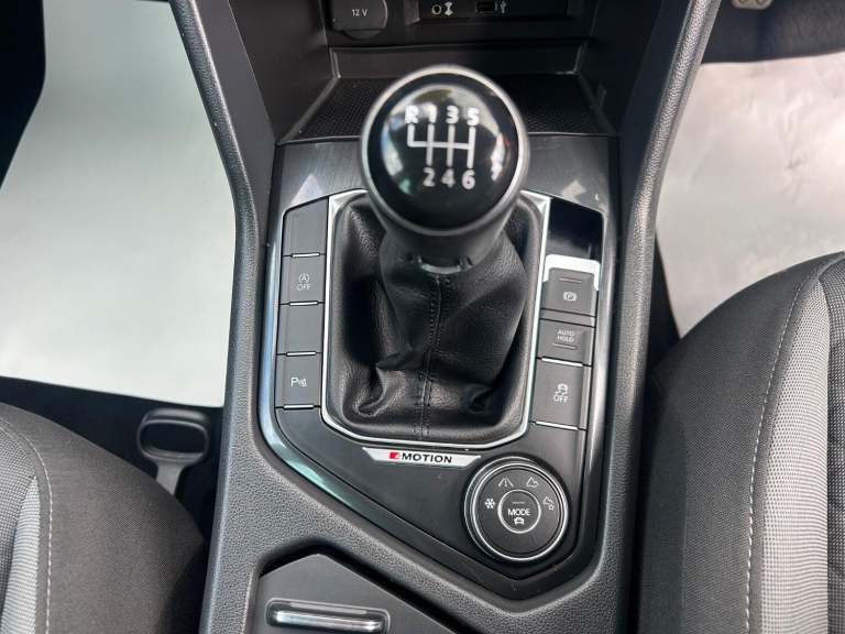 VOLKSWAGEN TIGUAN 2.0 TDI BlueMotion Tech SE Navigation 2016