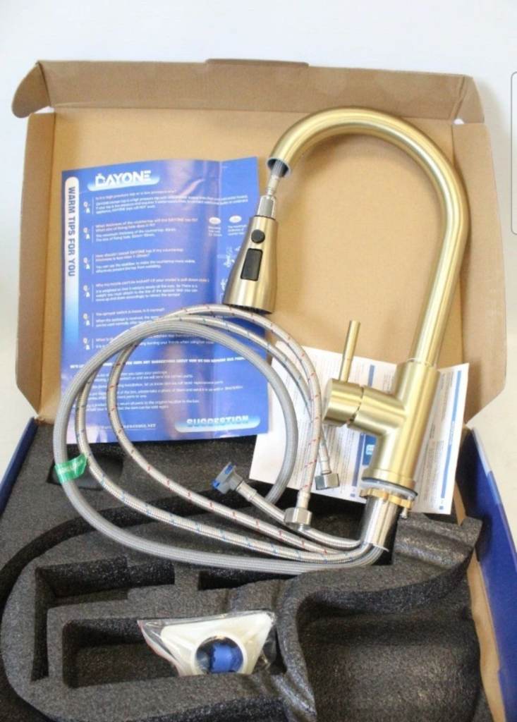 DAYONE Gold Mixer Tap with Pull Out Spray Hose
