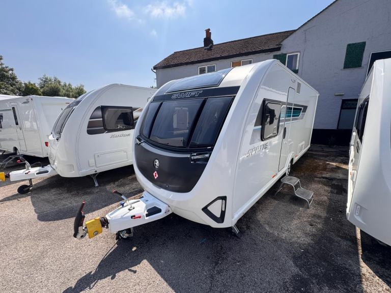 SWIFT SPRITE MAJOR 4SB 2025 MODEL 4 BERTH SIDE ISLAND BED TOURING CARAVAN