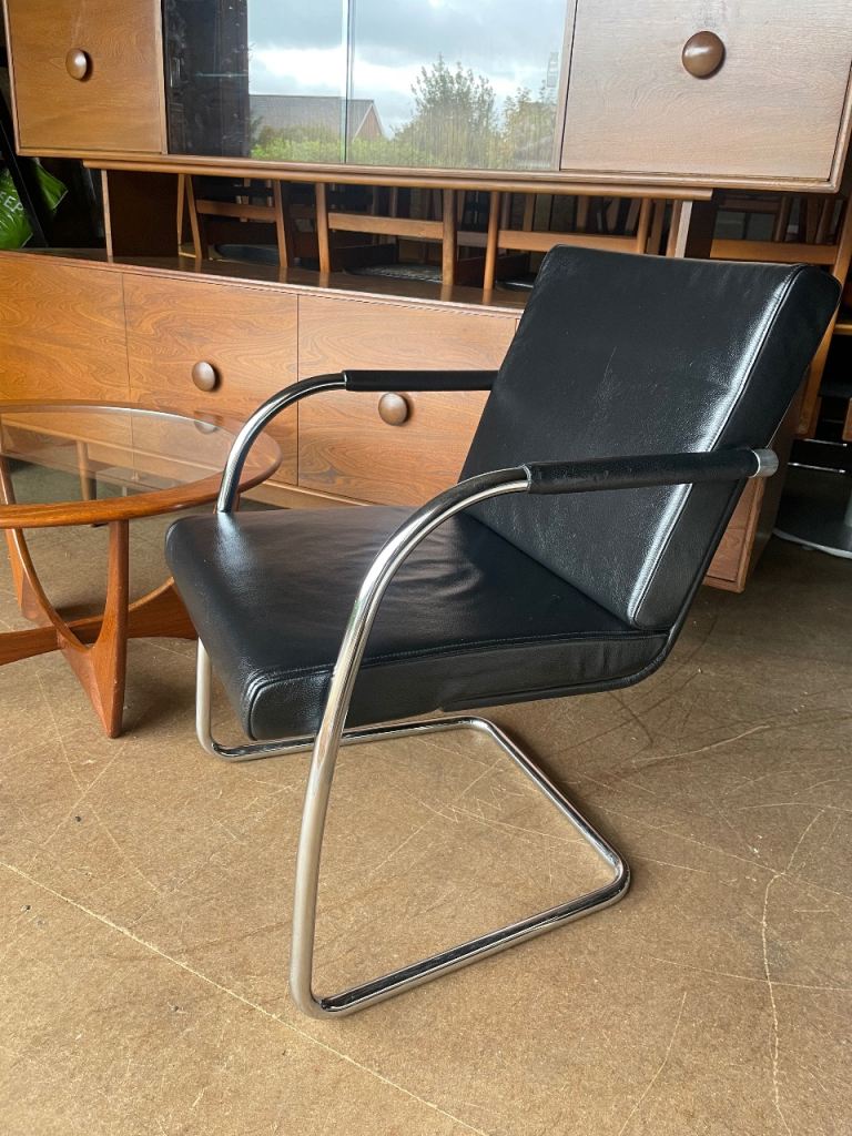 Vitra Visasoft cantilever chair designed by Antonio Citterio