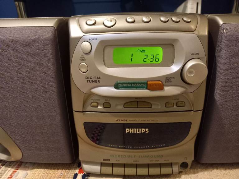 Philips radio/CD/Cassette stereo and big CD collection 