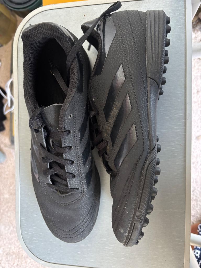 Adidas Astro Turf Football Boots black - Size UK 7