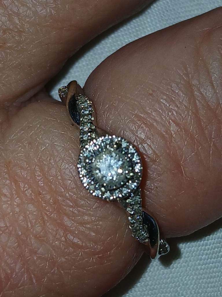 9ct White Gold Diamond Ring - Size P, 0.25 Carat