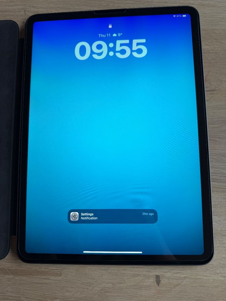 iPad Pro 11 inch 3rd generation 128GB space grey with keyboard 