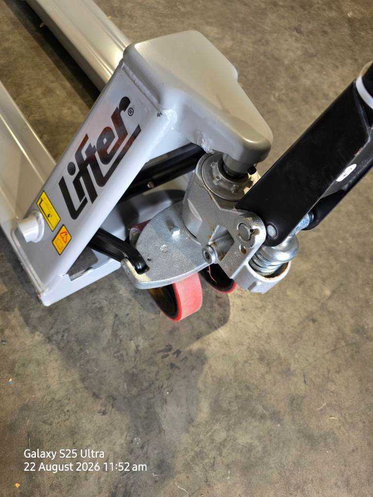 Pallet trucks 