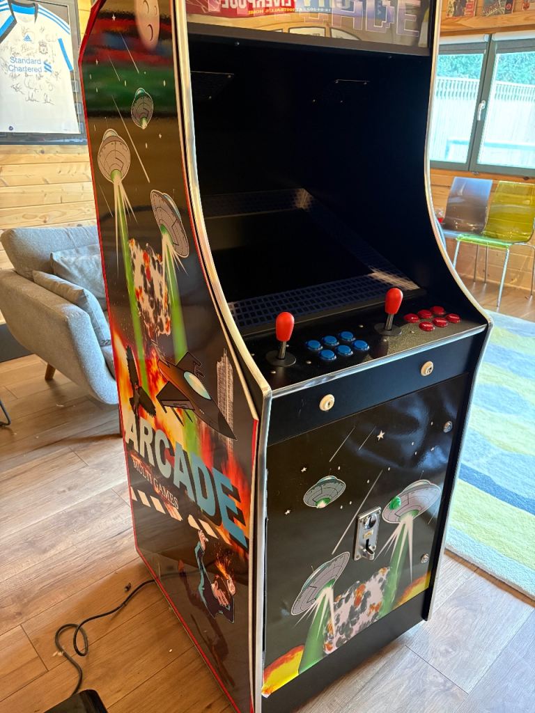 Arcade Machine - Cosmic III 600-in-1 Multi Game 