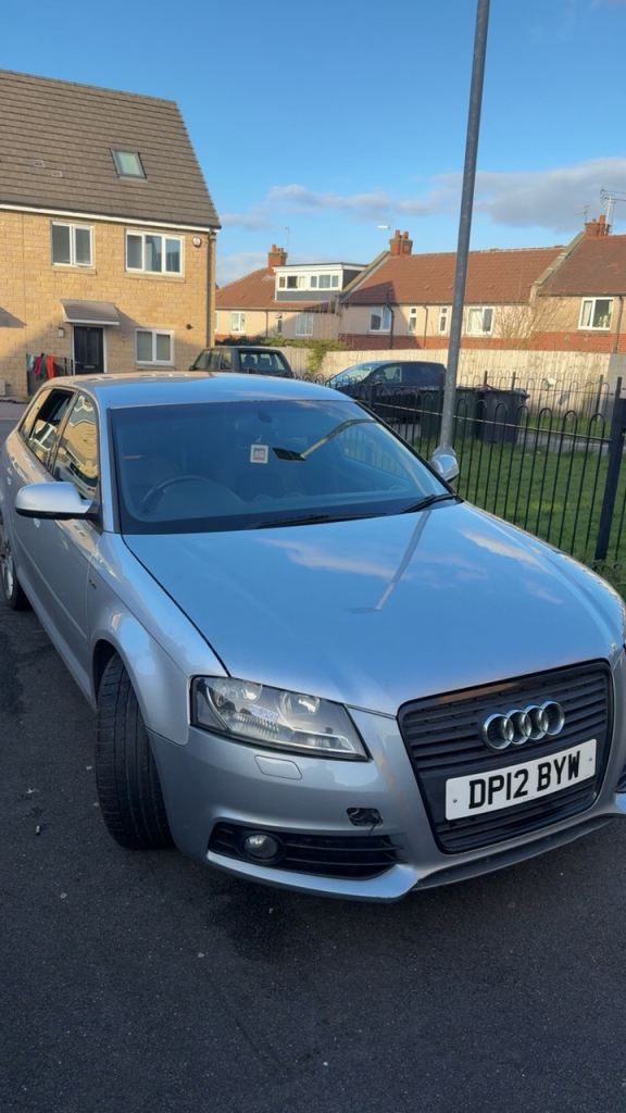 BREAKING Audi, A3, Hatchback, 2012, Manual, 1598 (cc), 5 doors