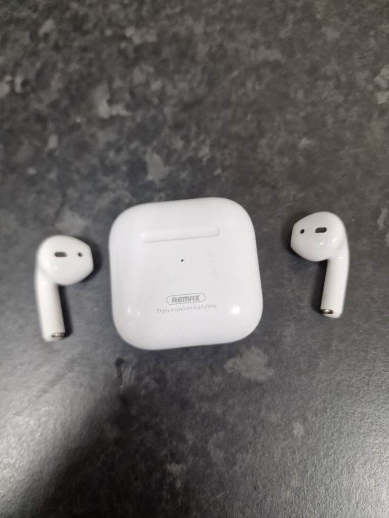 REMAX TWS-10i Wireless Bluetooth 5.3 EARBUDS with charging case.