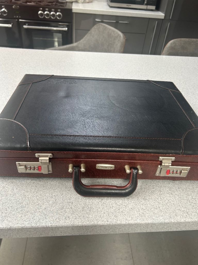 Solingen Knife and Fork Set in Leather-Effect Case – Good Condition