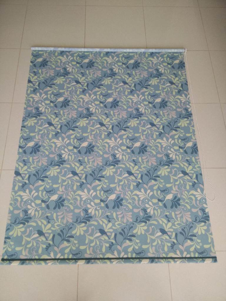 Large Leaf / Bird Patterned Light Diffusing Hillarys Blind