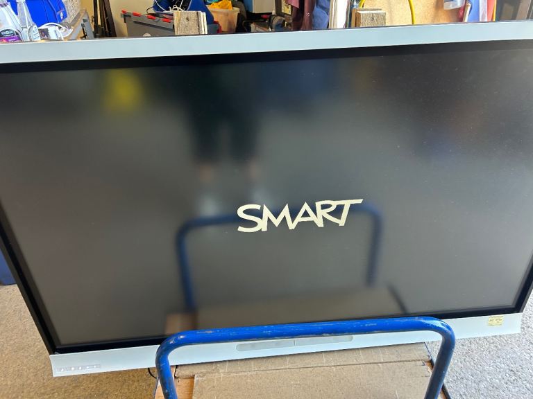 SMART Board Interactive Display SPNL-6065 – Good Condition