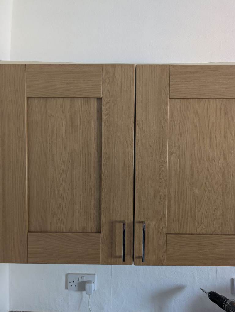 Lissa oak kitchen doors and drawers fronts with handles