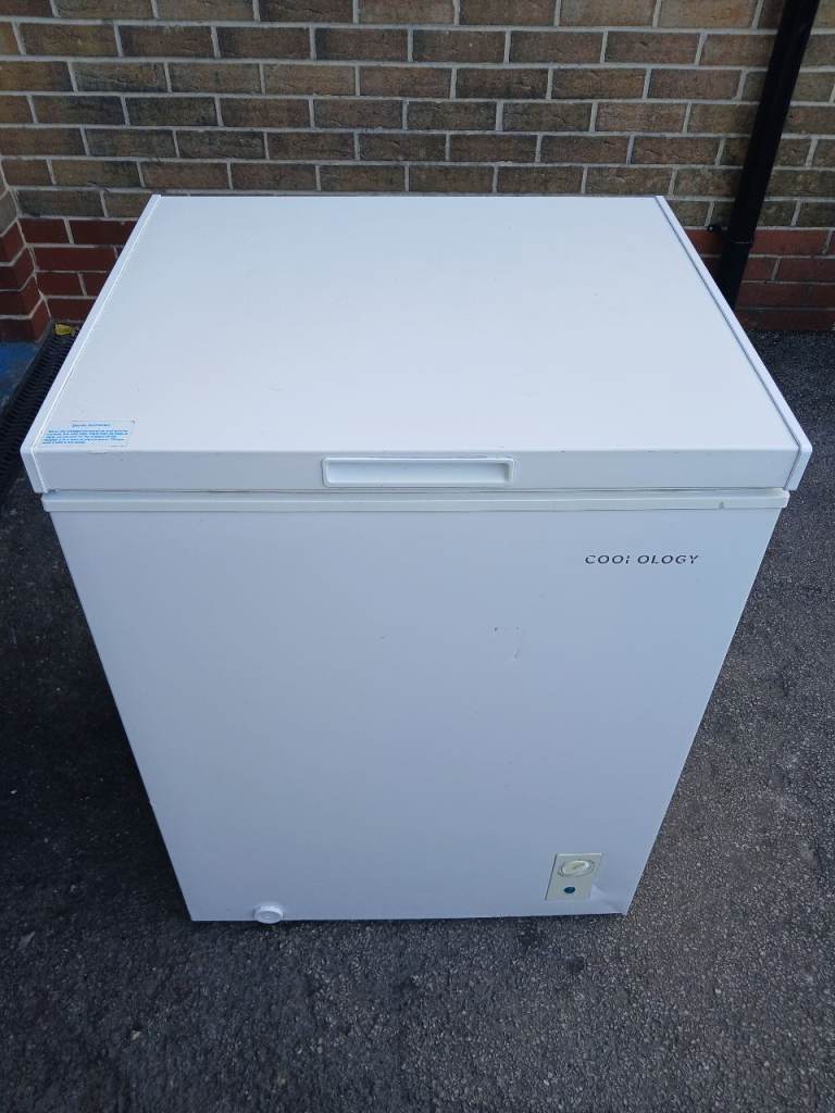 FREEZER CHEST FREEZER MEDIUM SIZED 142 LITRE CAPACITY COOKOLOGY CAN DELIVER £130