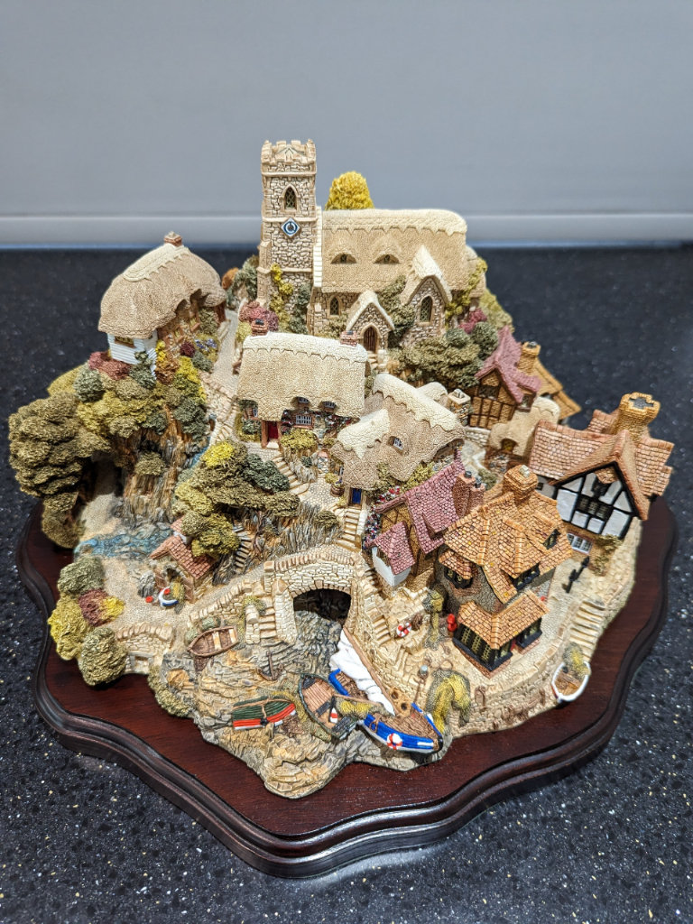 ST. PETER'S COVE MODEL HANDMADE IN UK BY LILLIPUT LANE 1989 LIMITED EDITION