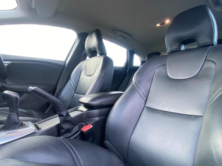 2018 Volvo V40 T3 [152] Inscription 5dr - Sat Nav &amp; Rear Camera &amp; Heated Seats HATCHBACK ...