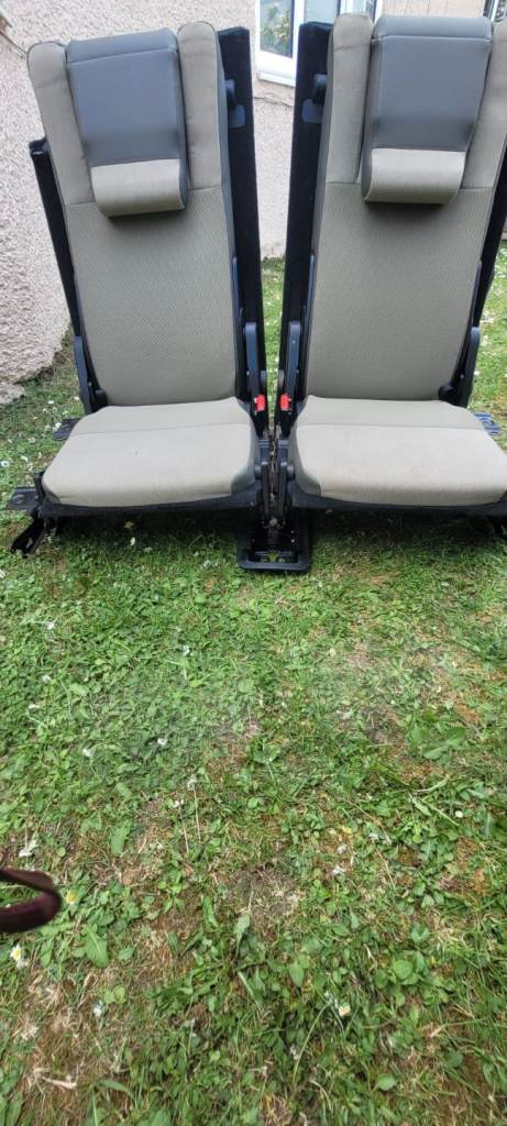 Land Rover Discovery 3 seats