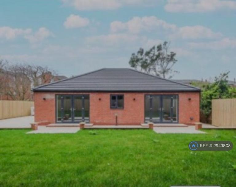 3 bedroom house in Alexandra Road, Southport, PR9 (3 bed) (#2943808)