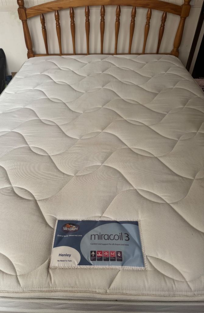 SilentNight 4’6” Divan Bed