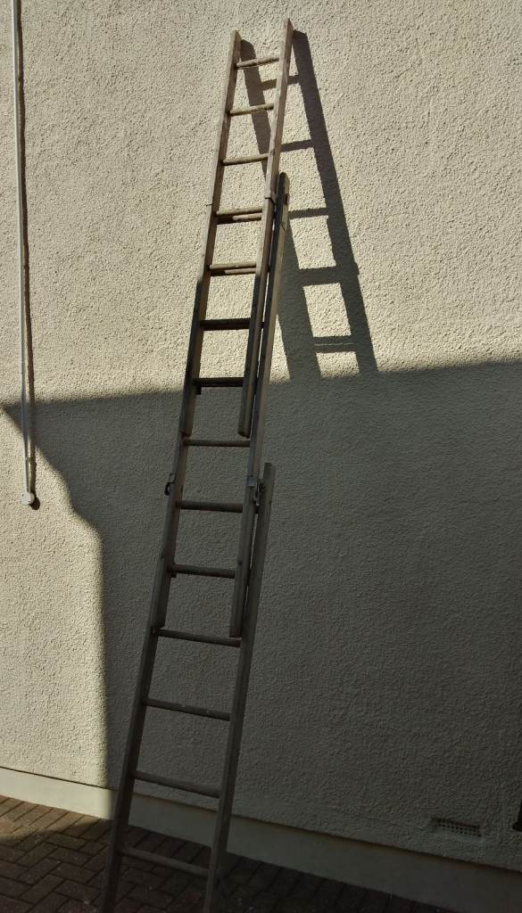 Wooden Extendable Ladder