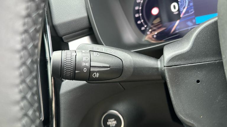 2025 Volvo XC40 2.0 B4P Plus Dark 5dr Auto Petrol Estate Estate Petrol Automatic