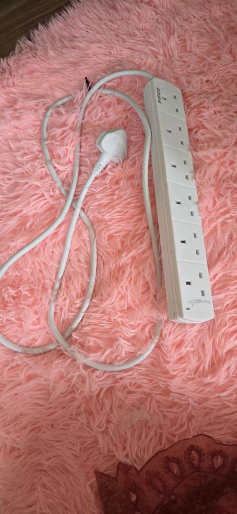 Pifco 6-Gang Surge Protected Extension Lead