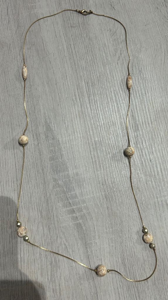 Necklace – Gold coloured Chain with Marbled Beads – 45cm