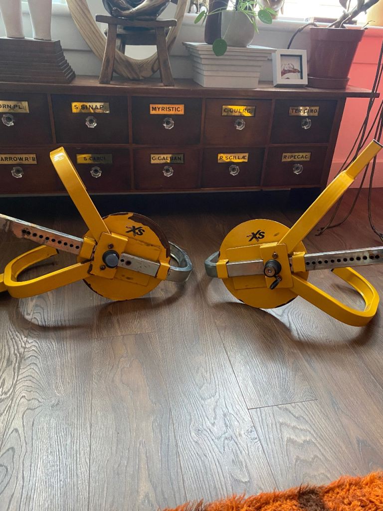 Wheel Clamp x2
