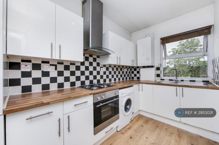 1 bedroom flat in Shardeloes Road, London, SE14 (1 bed) (#2953031)